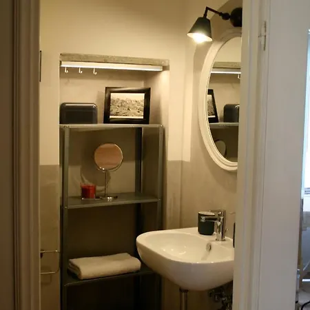 Apartment Frescos House *